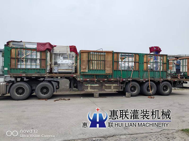 白酒灌裝機(jī)生產(chǎn)線(xiàn)發(fā)貨貴州